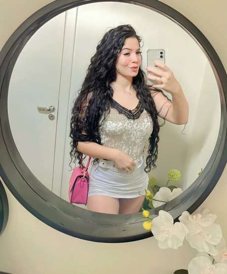 Jessicaikuno perfekte hübsche bild