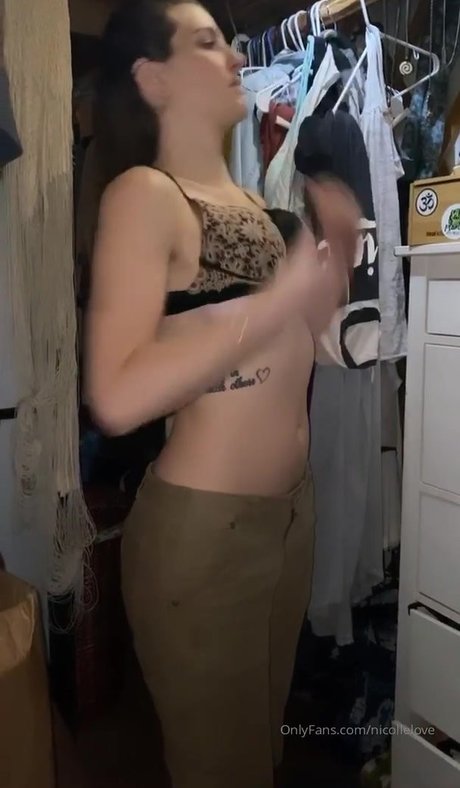 Nicollelove hübsche erotische galerie