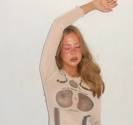 Lotte Elizabeth Lotteegs erwachsene akt fotos