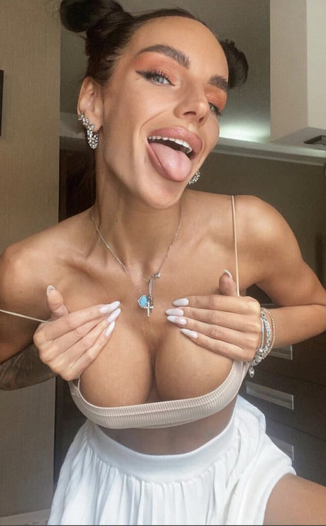 Alisa in wonderland nackte pornostar galerie