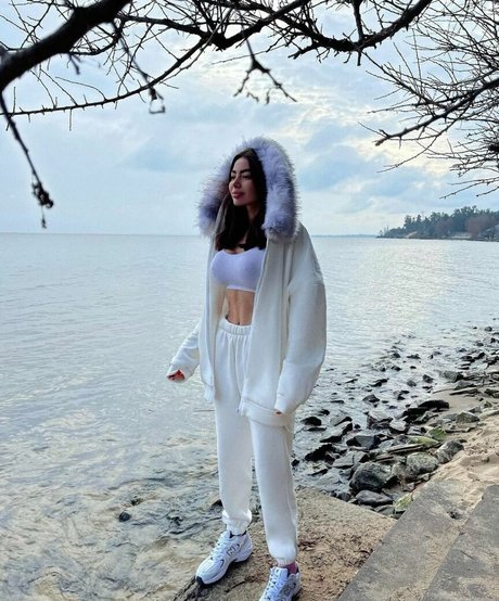 Alena Omovich top porno galerien