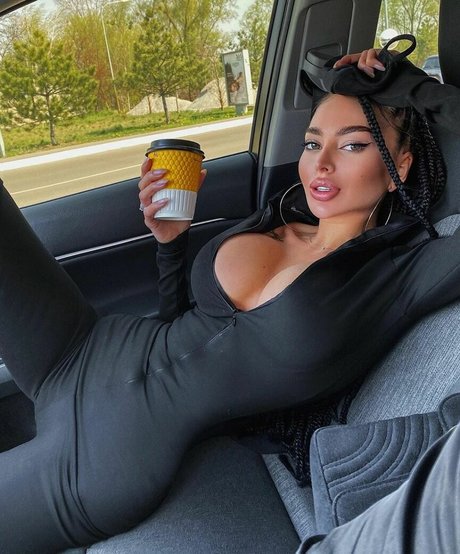 Alena Omovich erwachsene nackten bild