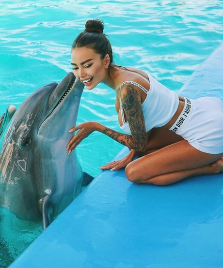 Alena Omovich perfekte schöne archiv