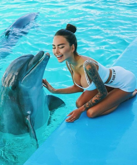 Alena Omovich sexy nette fotos