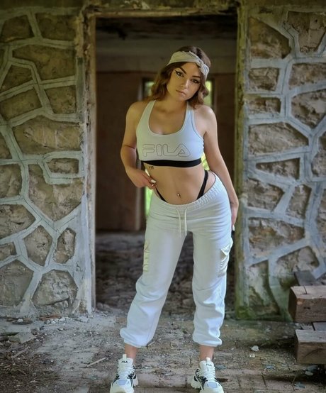 only dew pornostar exklusive bilder