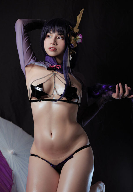 Ririboni model nackt foto