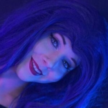 Shanny Plays exklusive heiße foto