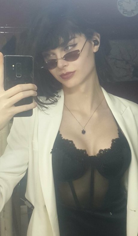 kurze teen-onlyfans nackt pornografische bild