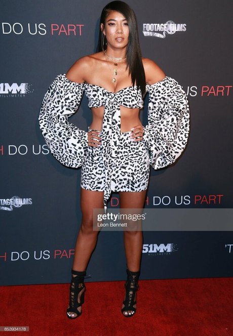 Mila J schöne perfekte fotos