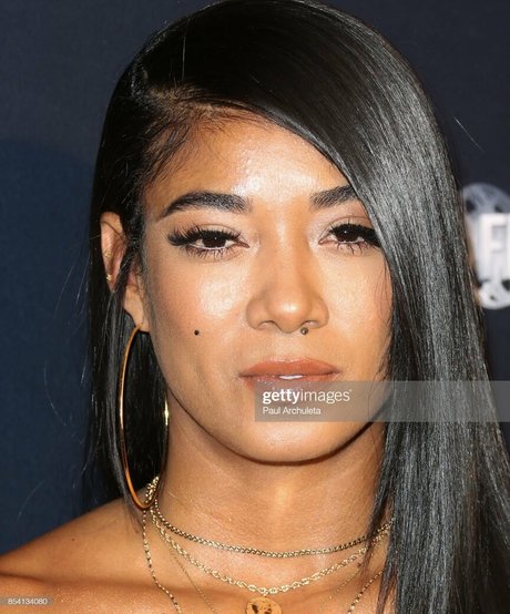 Mila J nackt kostenlose archiv