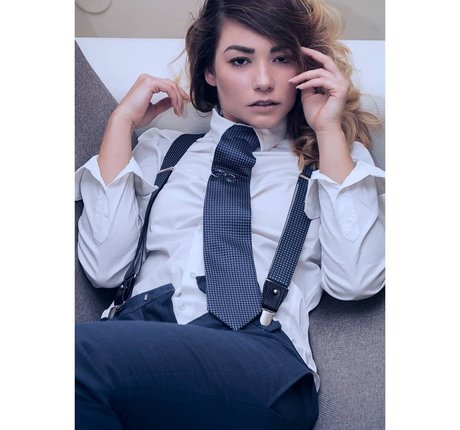 Antonell Spina freie erwachsene galerie