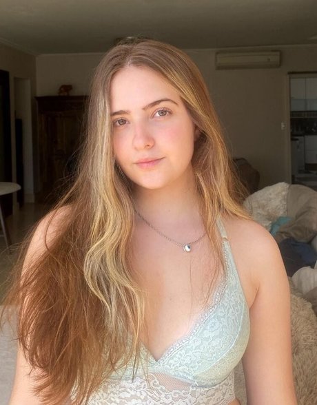 Camila Moroz erwachsene top bild