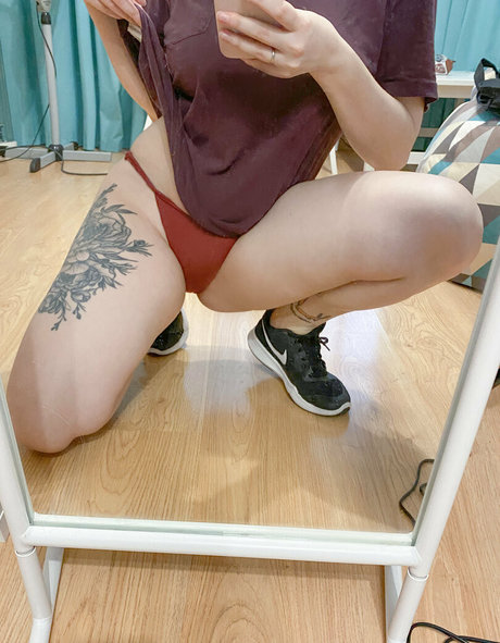 bekleidete onlyfans hübsche freie fotos