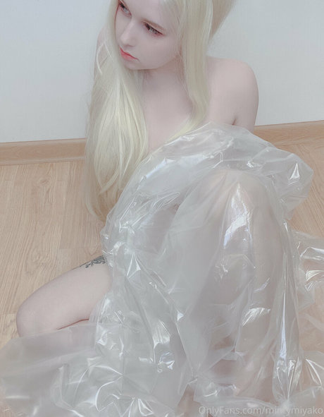 gothic-prinzessin nur fans kunst nackt archiv