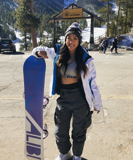 Janelle Ha pornostar nackt fotos