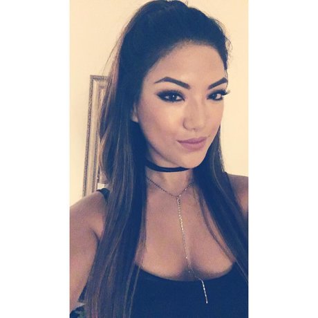 Janelle Ha erwachsene schöne bilder