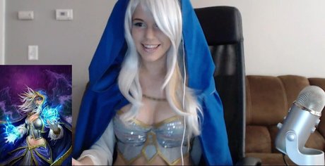 Legendarylea model nackten bild