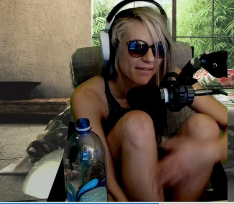 Legendarylea nacktheit akt bilder