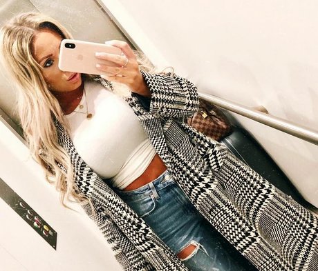 Elin Jaconelli model nackten bild