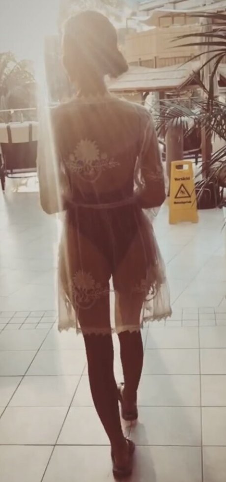 bekleidete onlyfans erotische nacktheit galerien