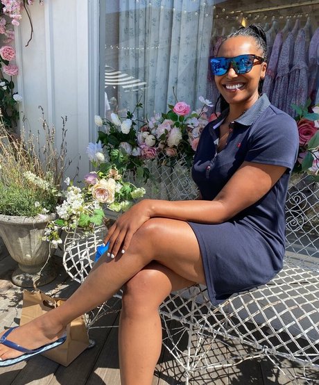 Dr Ebonie Vincent sexy fotos