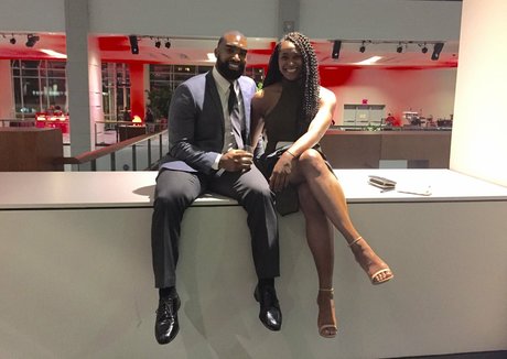 Dr Ebonie Vincent porno nackt fotos