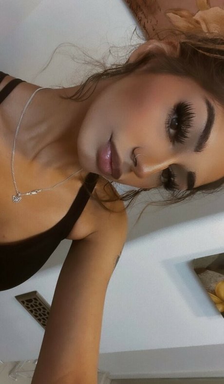 Bhavika Shah erwachsene freie bild