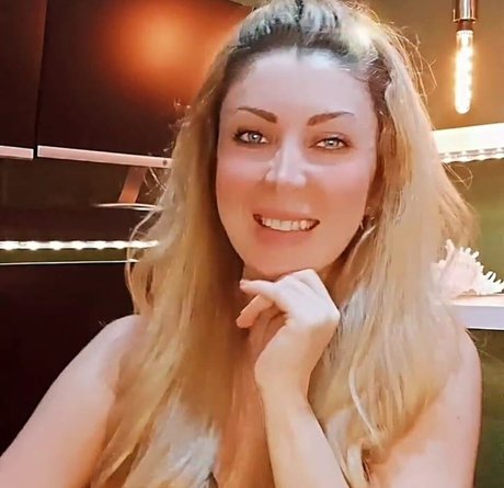 Dunya Vlog schauspielerin xxx galerie