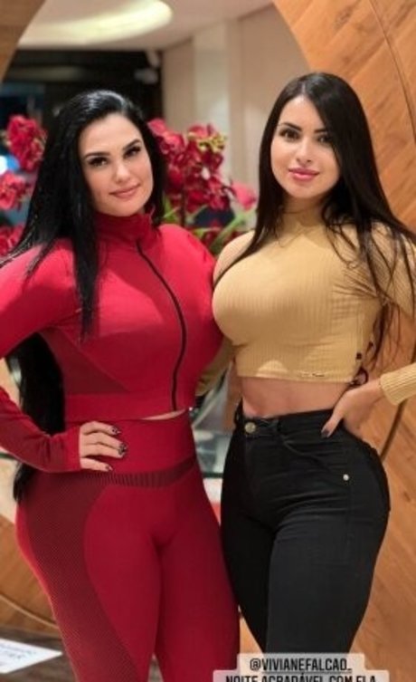 Thayna Rodrigues sexy porno bild