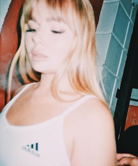 Emmahaggstrom schauspielerin nackt foto