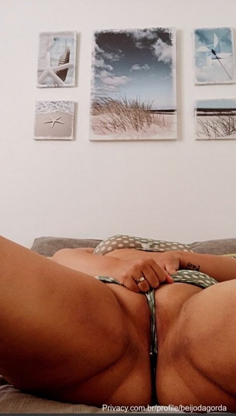 weibliche beliebte onlyfans top hübsche foto