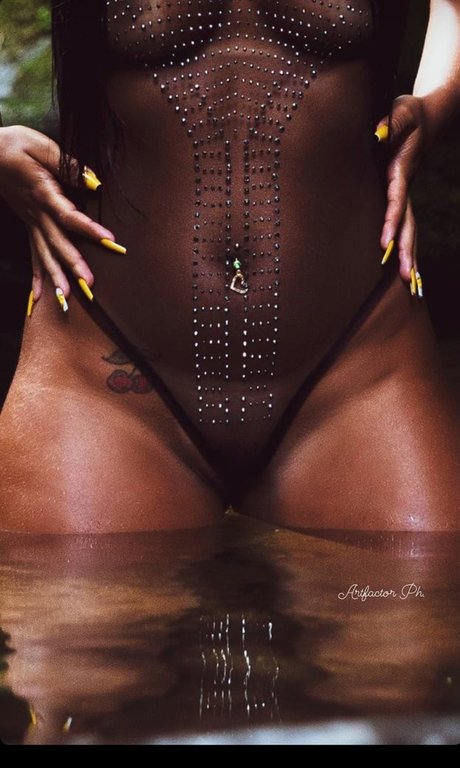 Malu Bastos schöne nackte foto