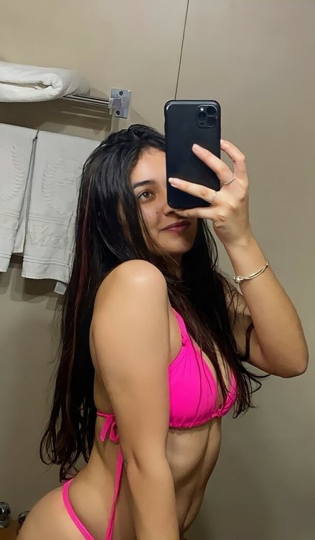 Thami Ferrara sexy hd fotos