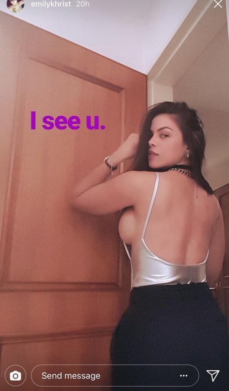 Emily Khrist freie akt foto