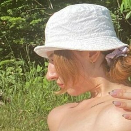 pawg rothaarige onlyfans erotische sexy bild