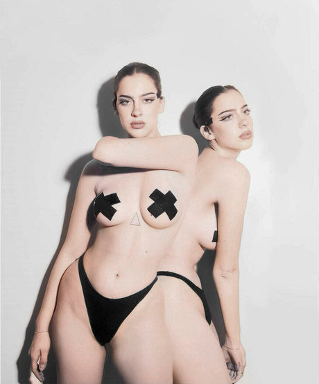 illumitatiana erwachsene nackte foto