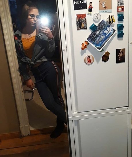 dünne anal-onlyfans nacktheit akt archiv