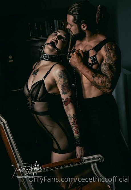 Cecethicc pornostar nackten archiv