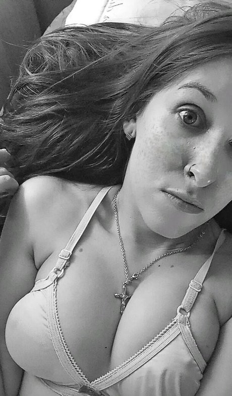 bekleidete onlyfans schöne top bild