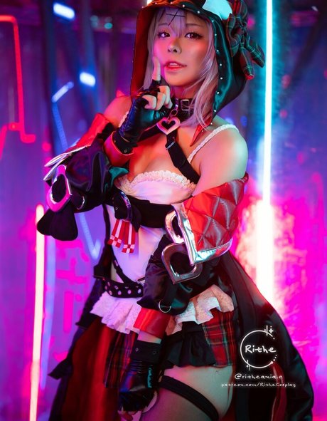 Rithe Cosplay schauspielerin freie bild
