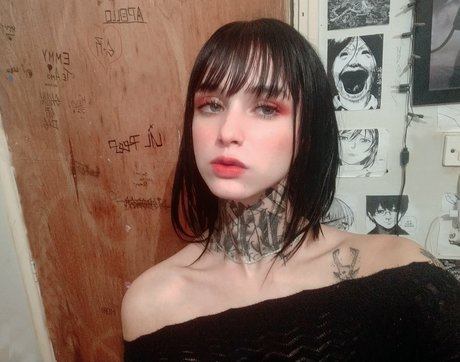 emmyan purr xxx pornographische galerie