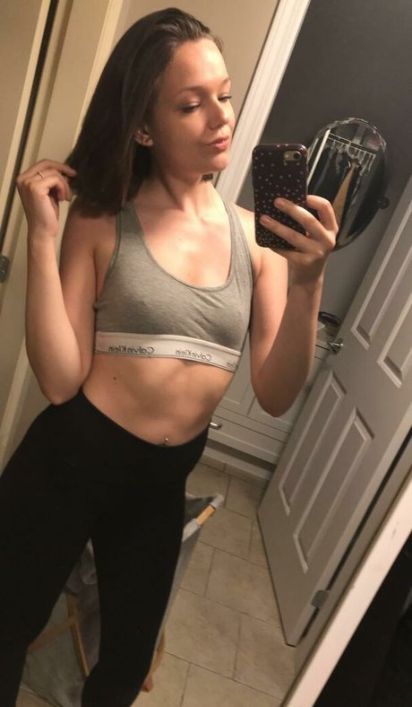 ScandinavianBabe erwachsene nette foto