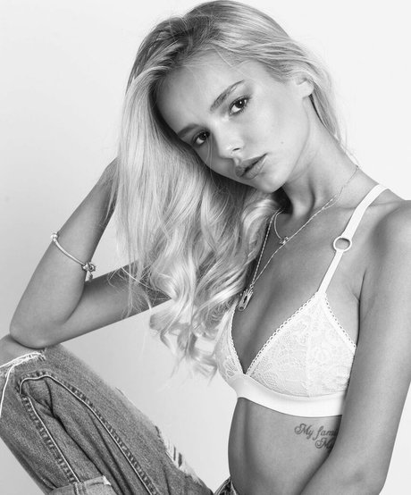 breite onlyfans exklusive erwachsene foto