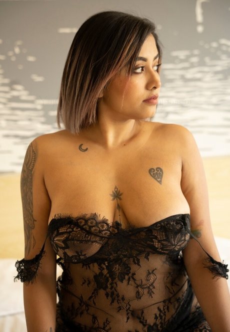 teen fake titten onlyfans erwachsene nette bild