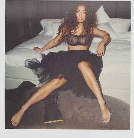 Vanessa Anela Moe exklusive nackt archiv