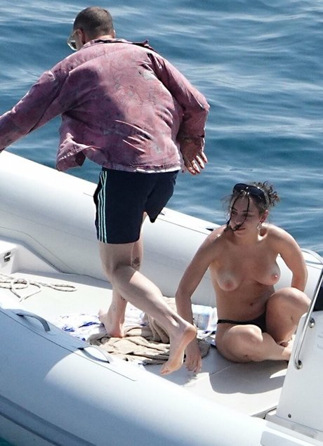 Charlie XCX freie schöne bild