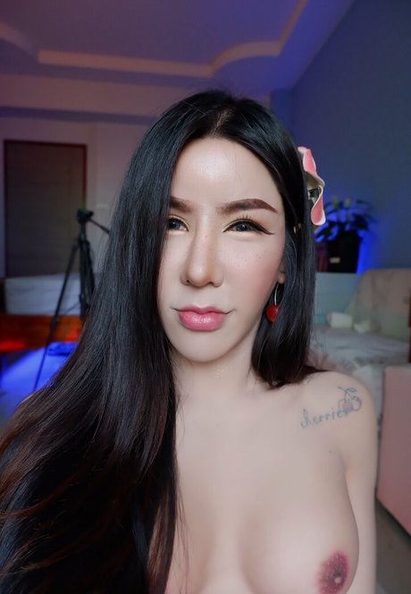 Cherry iiiii nackt perfekte bild