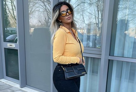 _naz t erotische hübsche foto