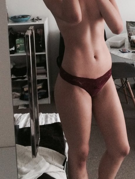 Britne Oldford model perfekte galerie