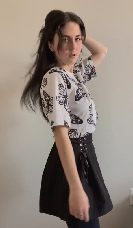 Olivia Evenstar nackt top foto